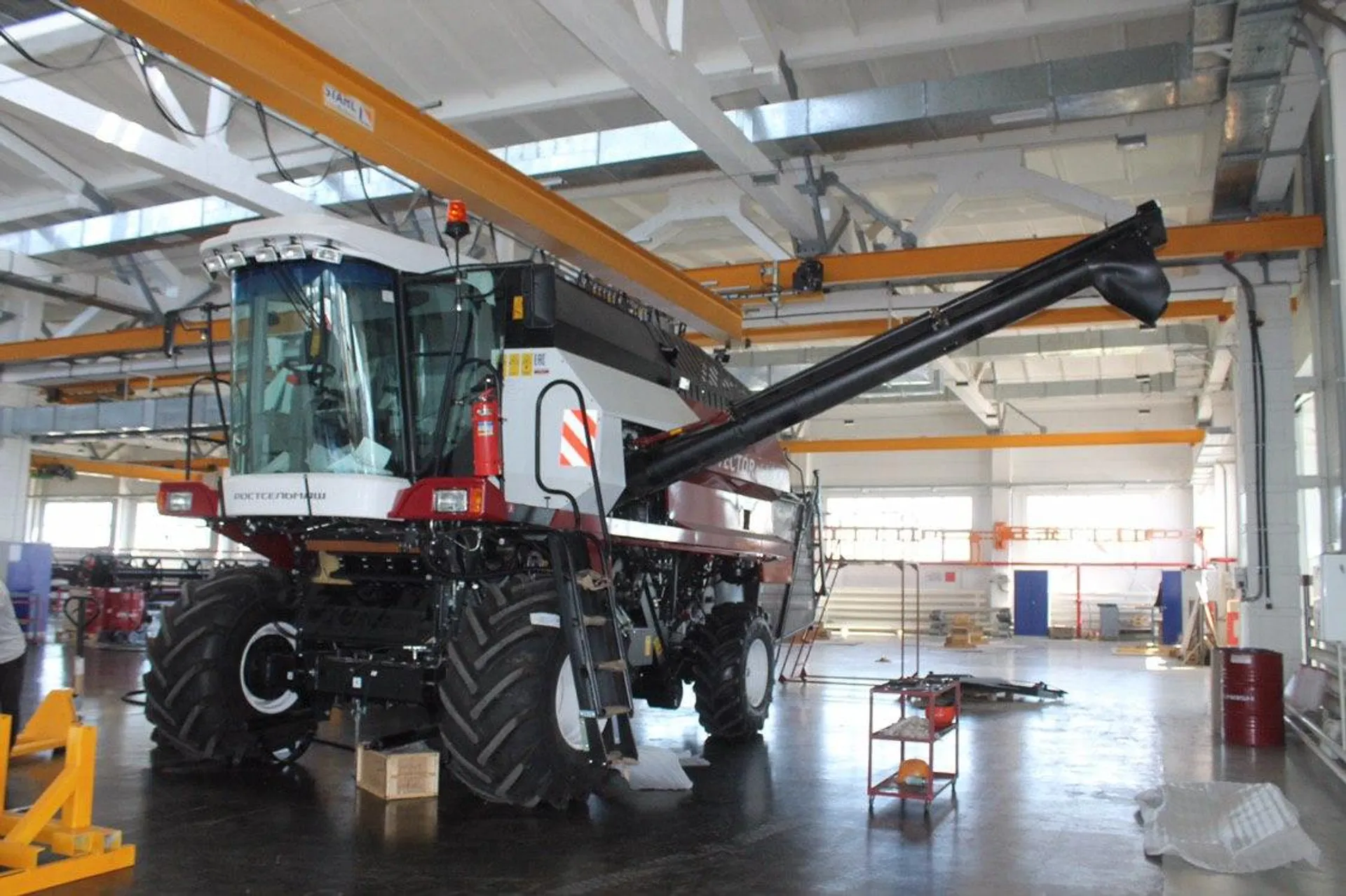 Капитал - Kazrost Engineering Ltd. будет выпускать до 800 комбайнов в год