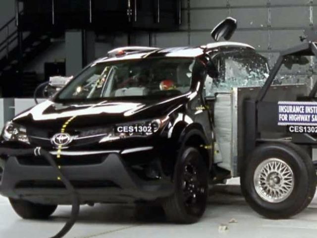 Toyota RAV4 прошла краш-тесты IIHS- Kapital.kz