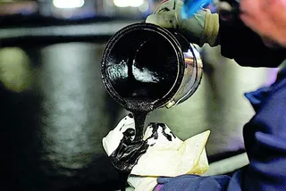 Капитал - Цена на нефть марки Brent упала ниже $63