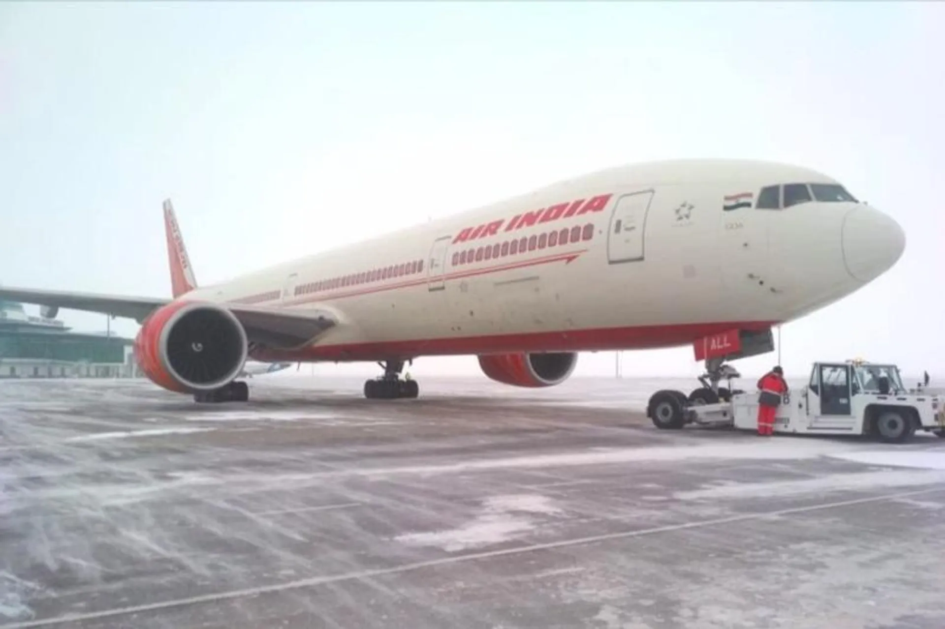 Капитал - Самолет Air India экстренно сел в аэропорту Астаны