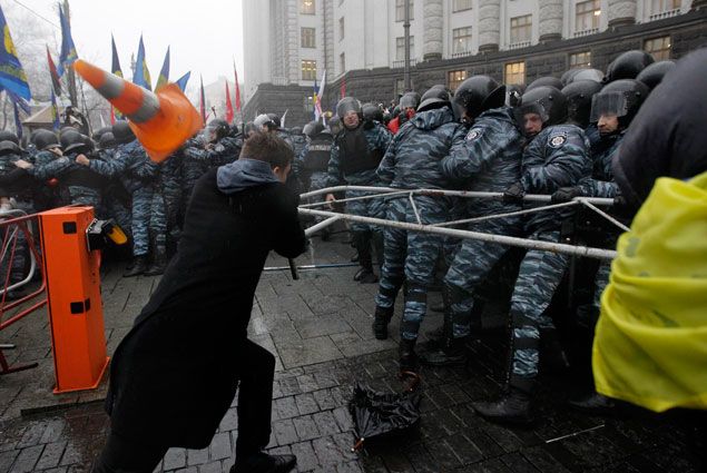 В столкновениях в Киеве пострадали более 10 человек- Kapital.kz