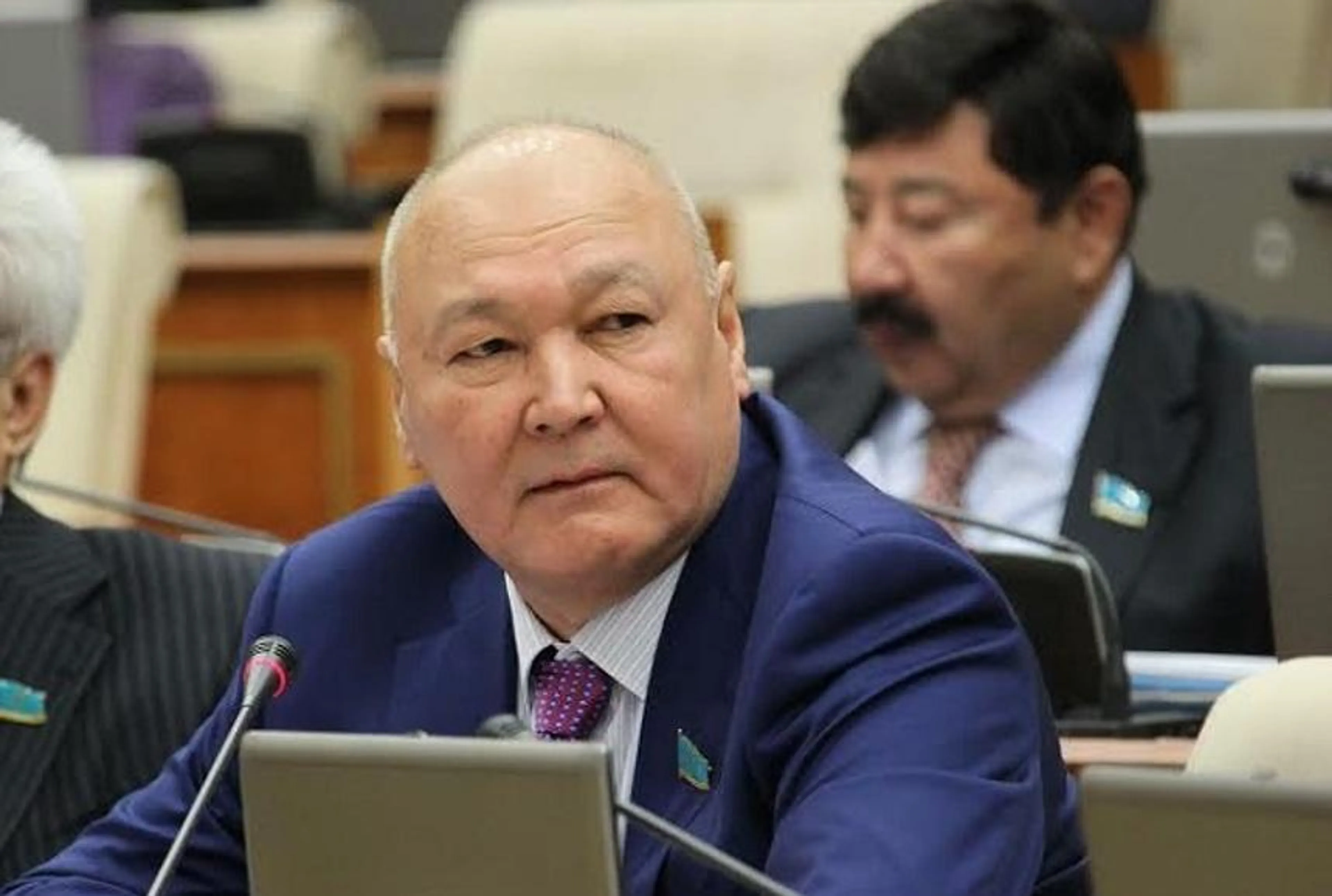 Капитал - Кандидатом в президенты выдвинули Жуматая Алиева