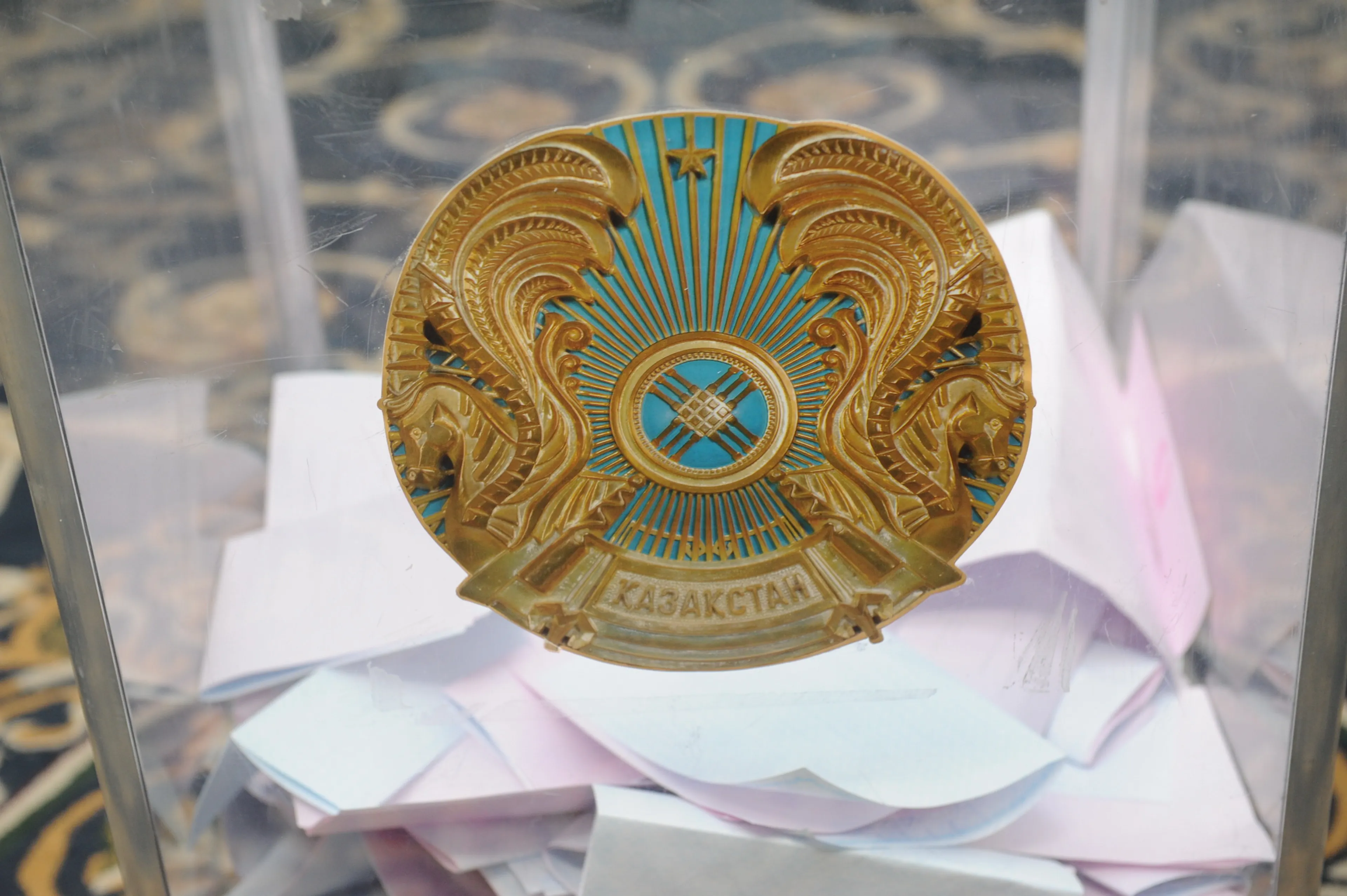 Капитал - ЦИК: на выборах проголосовали 12,8% избирателей