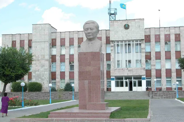 Город Сатпаев не станет поселком