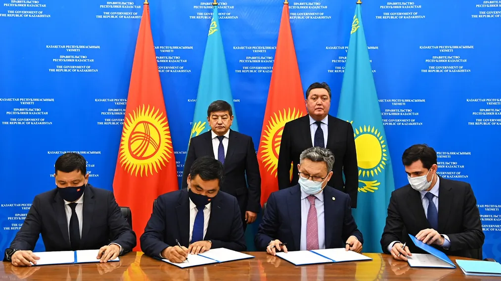 Капитал - Казахстан поставит тысячу автобусов в Кыргызстан