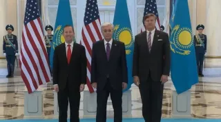 Капитал - Спецпредставитель Дональда Трампа и первый замгоссекретаря США прибыли в Акорду