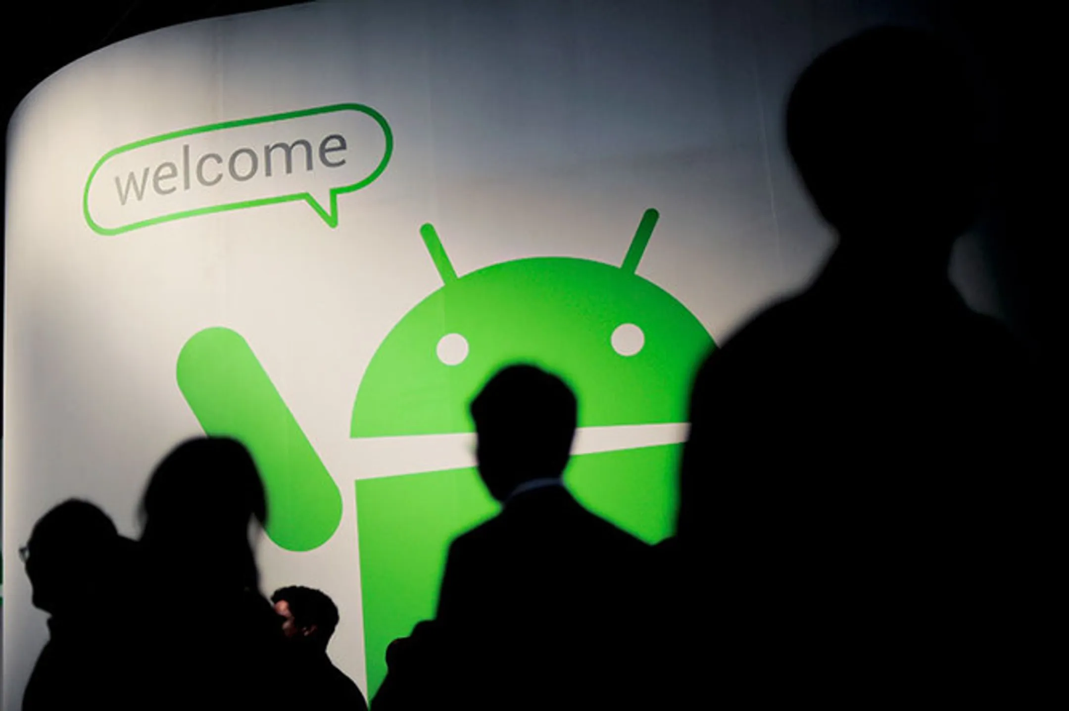 Хакеры украли со счетов 350 млн рублей через вирусы для Android - Image Kapital.kz