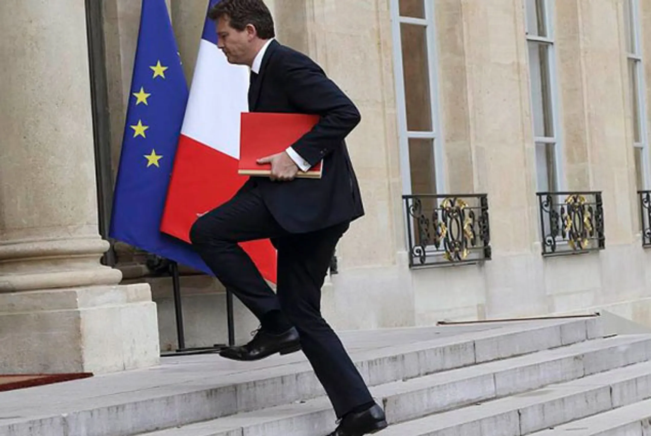 Премьер-министр Франции попросил об отставке правительства - Image Kapital.kz