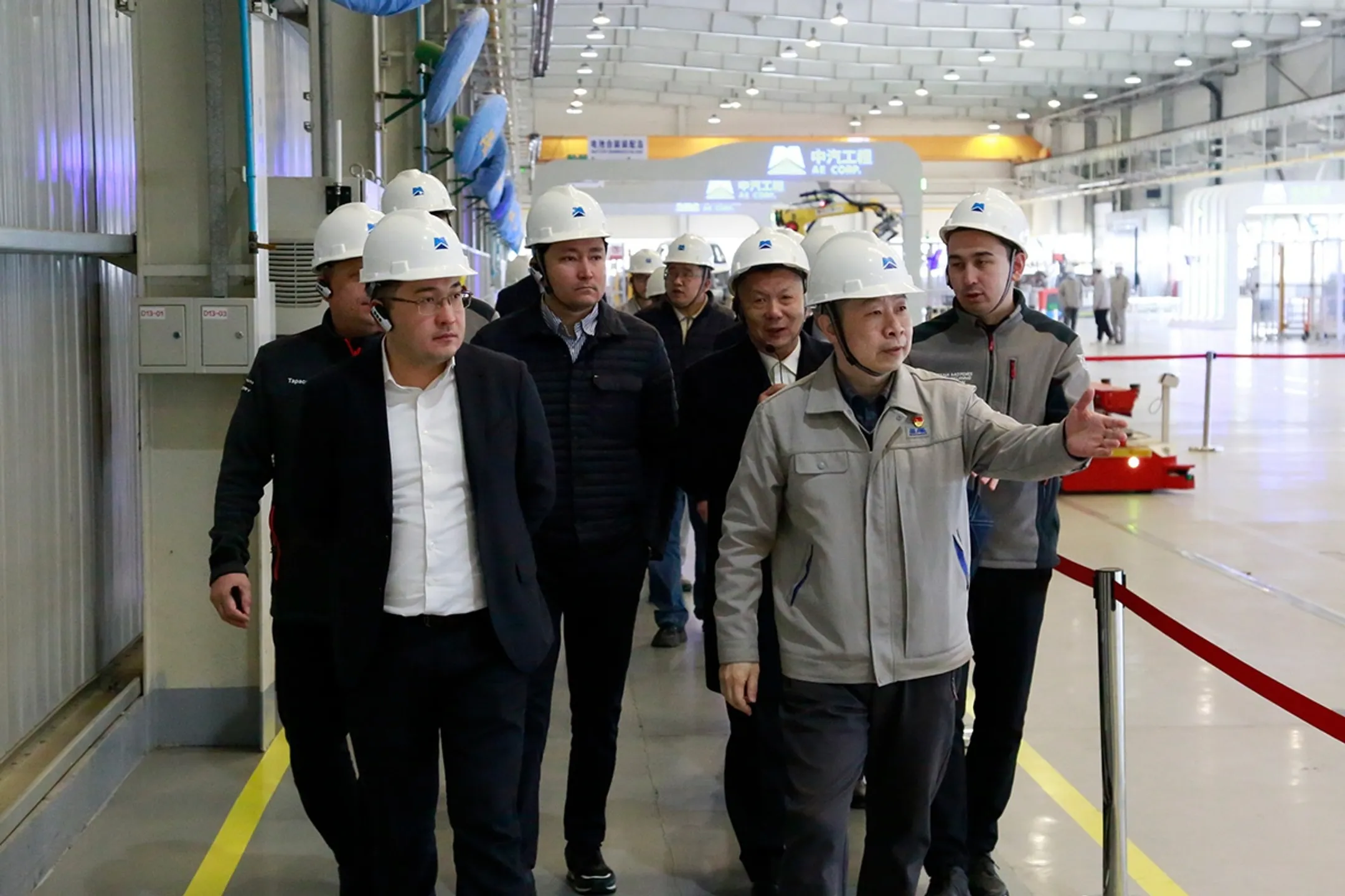 На фото: «Астана Моторс» посетила производственные
мощности AE Corporation в городе Тяньцзине