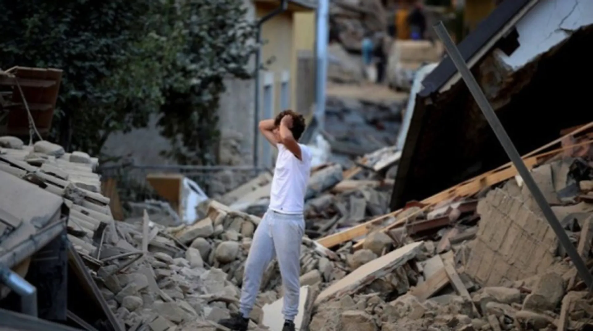 Капитал - Количество погибших при землетрясении в Италии возросло до 293