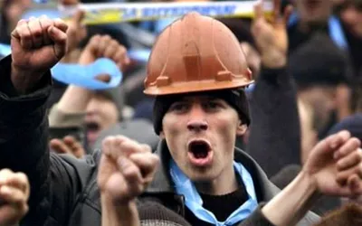 Работники нефтесервисной компании бастуют в Мангистауской области