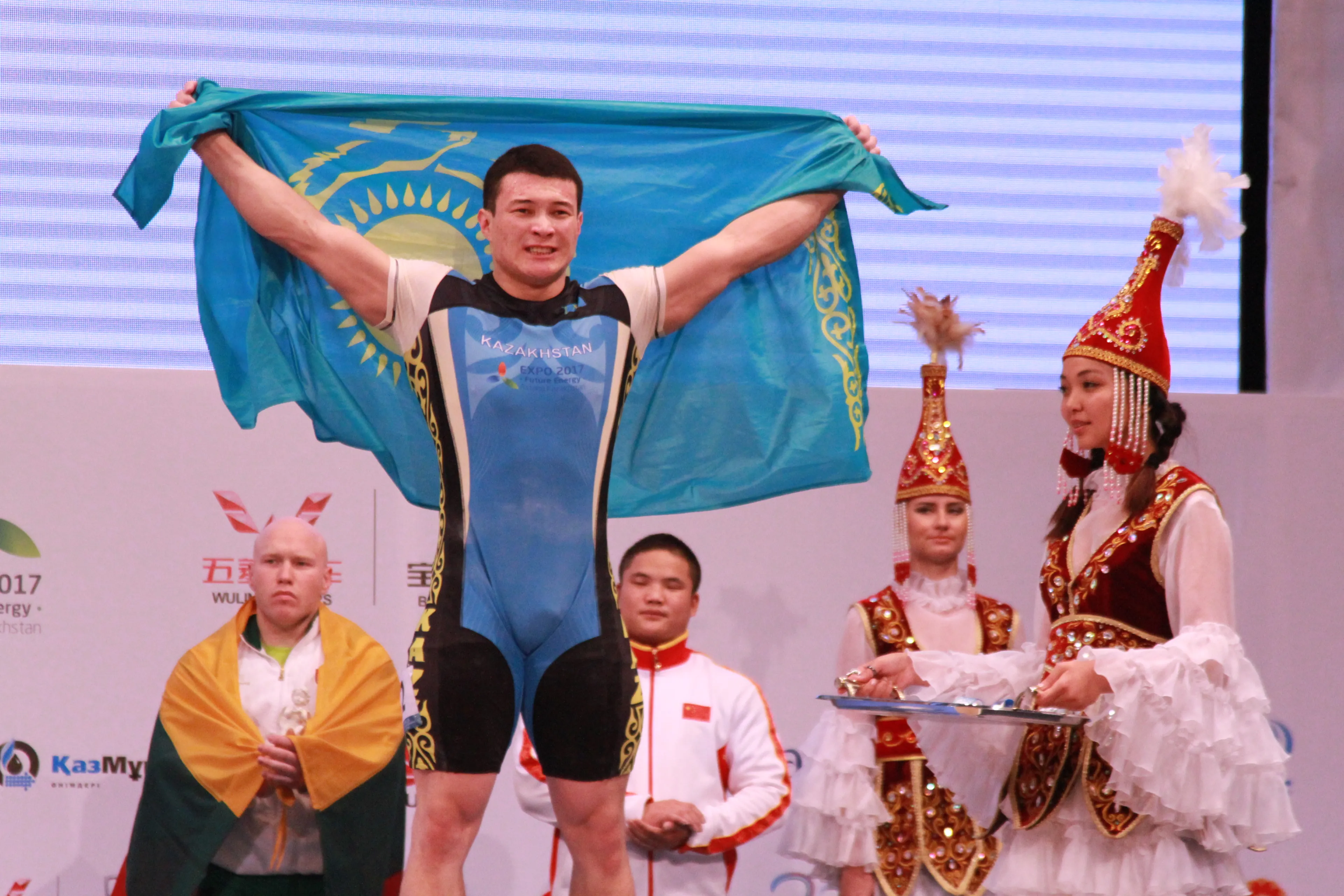 Капитал - Жасулан Кыдырбаев завоевал «золото» ЧМ по тяжелой атлетике