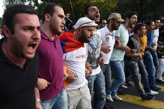 Капитал - Протестующие в Ереване возвели баррикады