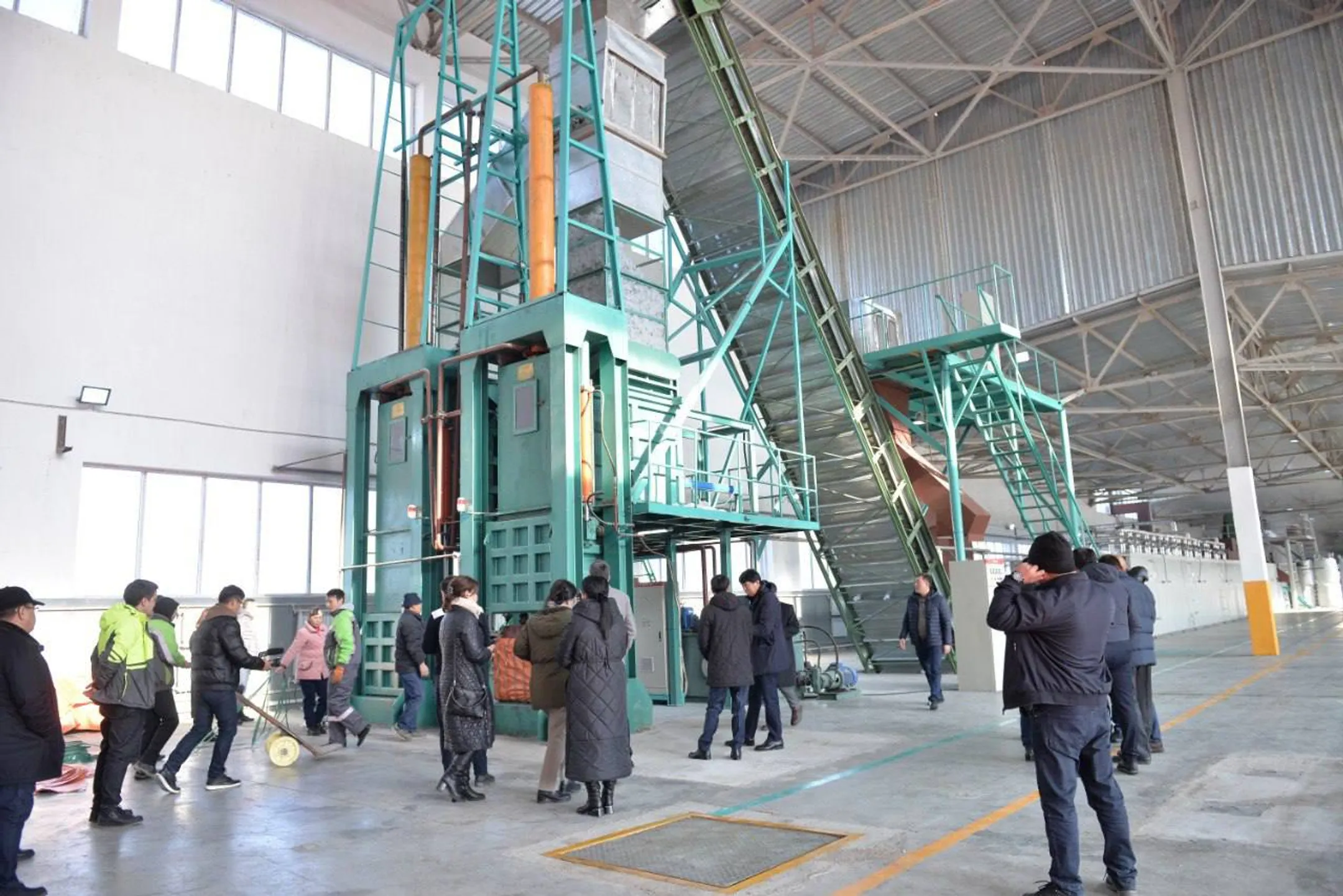 В Туркестанской области начали производить волокно из ПЭТ-отходов - Image Kapital.kz