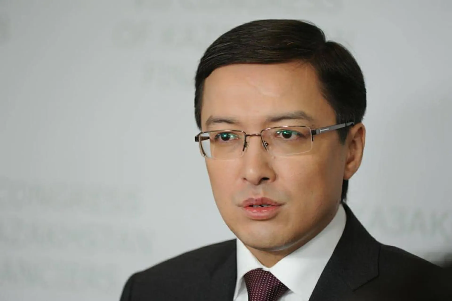 Капитал - С чем финансовая система подошла к профессиональному празднику?