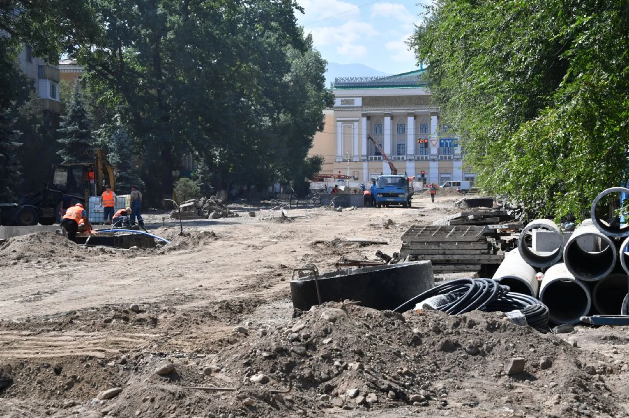 Бауыржан Байбек проверил реконструкцию пешеходных улиц - Image Kapital.kz