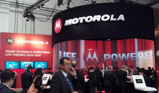 Капитал - В мае Motorola предложит смартфон с участием Google
