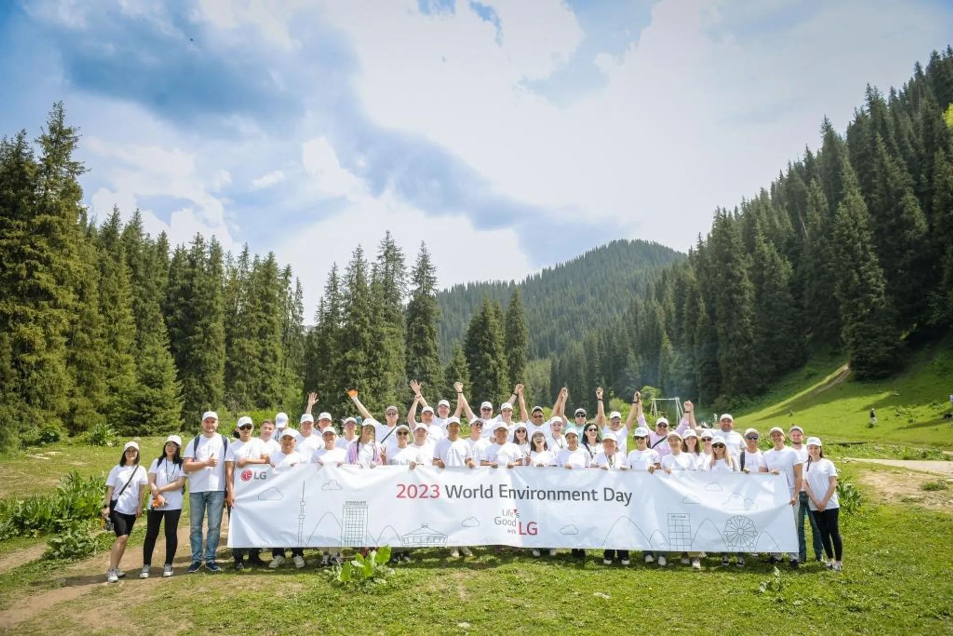 Капитал - Сотрудники LG Electronics Almaty Kazakhstan (LGEAK) провели экоакцию