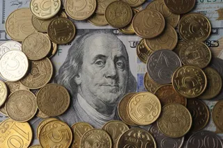 Капитал - Доллар подешевел до 331 тенге