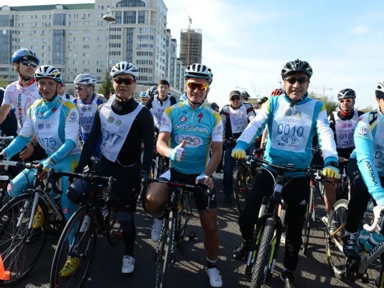 Капитал - Аким Астаны и Александр Винокуров приняли участие в дуатлоне