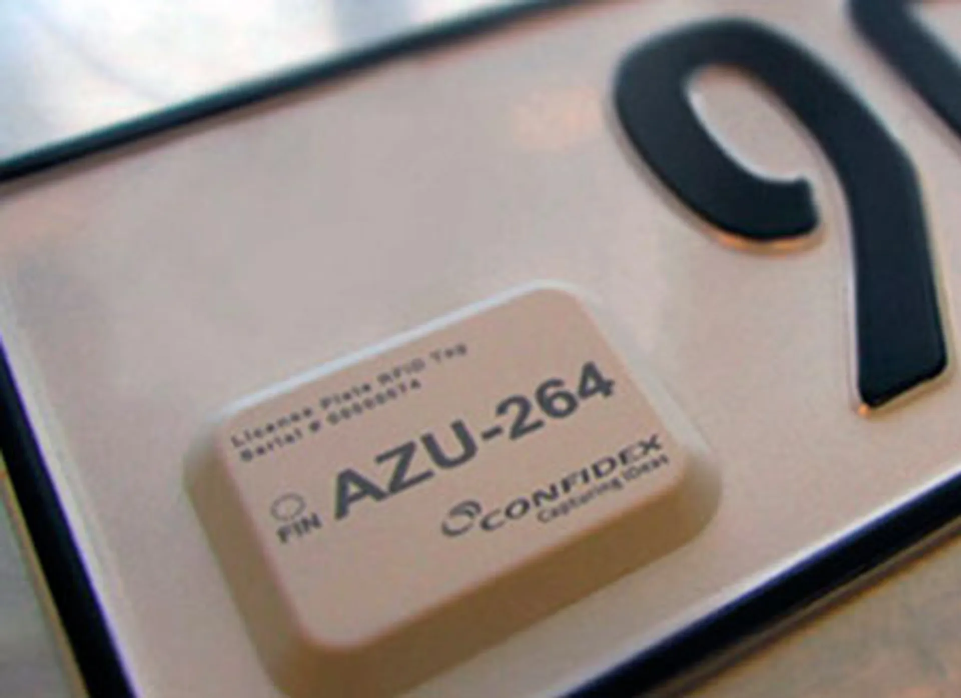 Капитал - Оснастить номера автомобилей микрочипами планируется в РФ