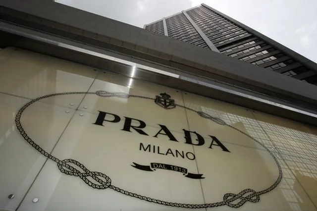 Prada потеряла 10% выручки из-за сокращения продаж