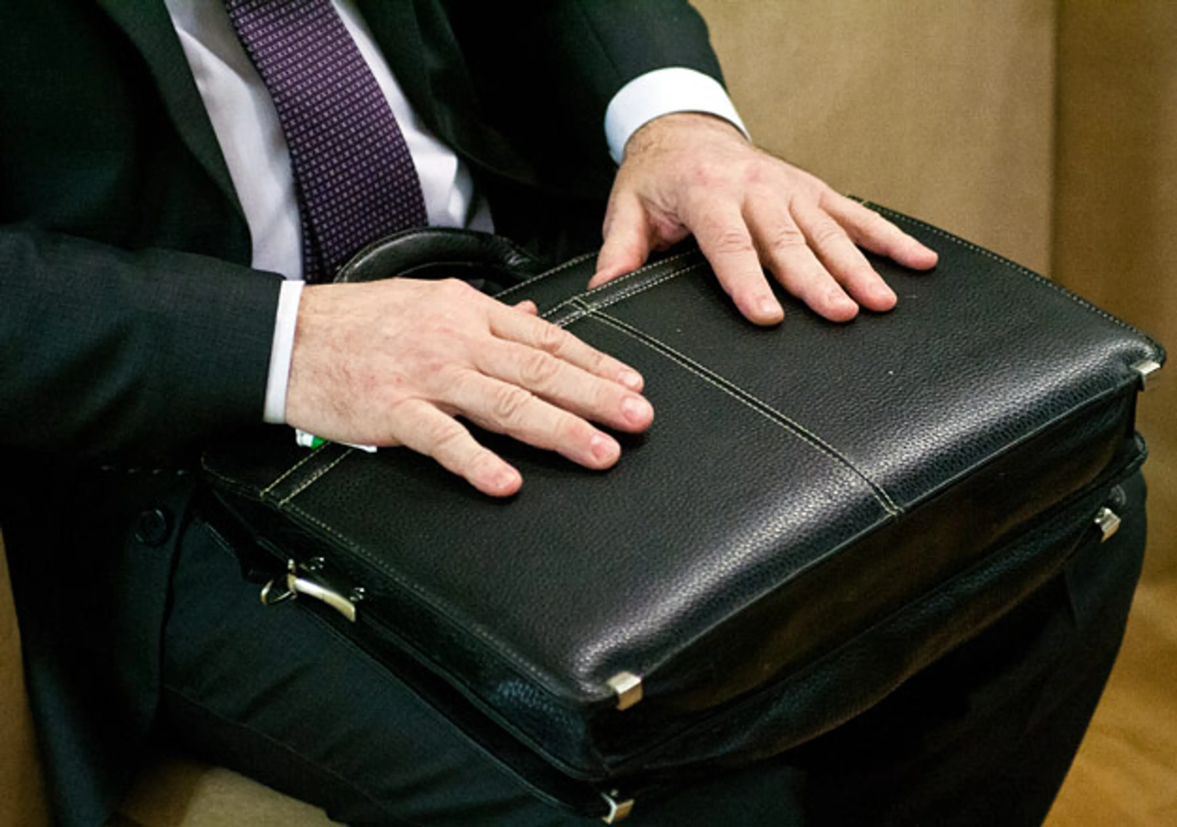 Капитал - Президент: «Своих людей» можно брать на госслужбу