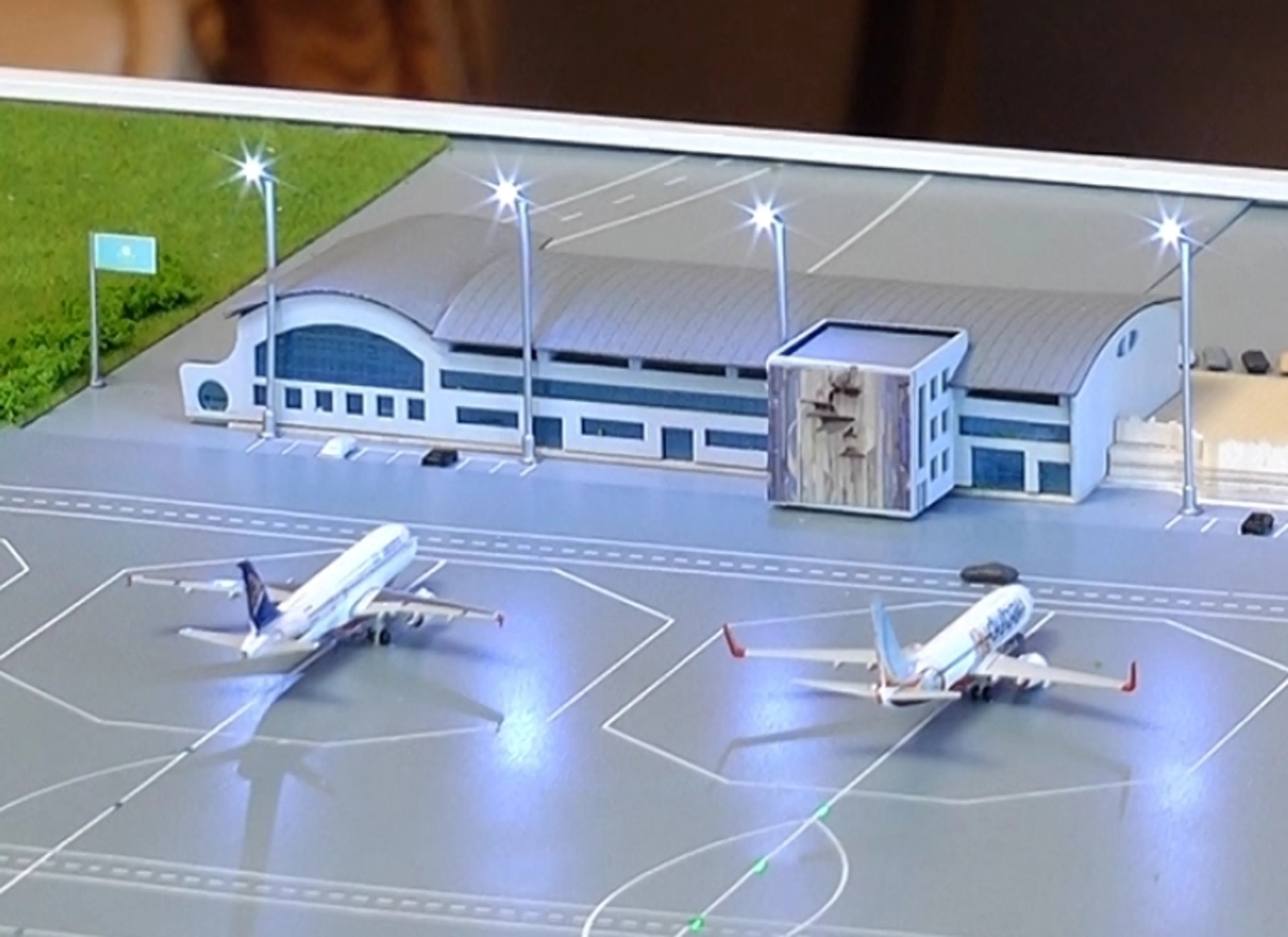 Капитал - Премьер-министр инспектирует аэропорты страны