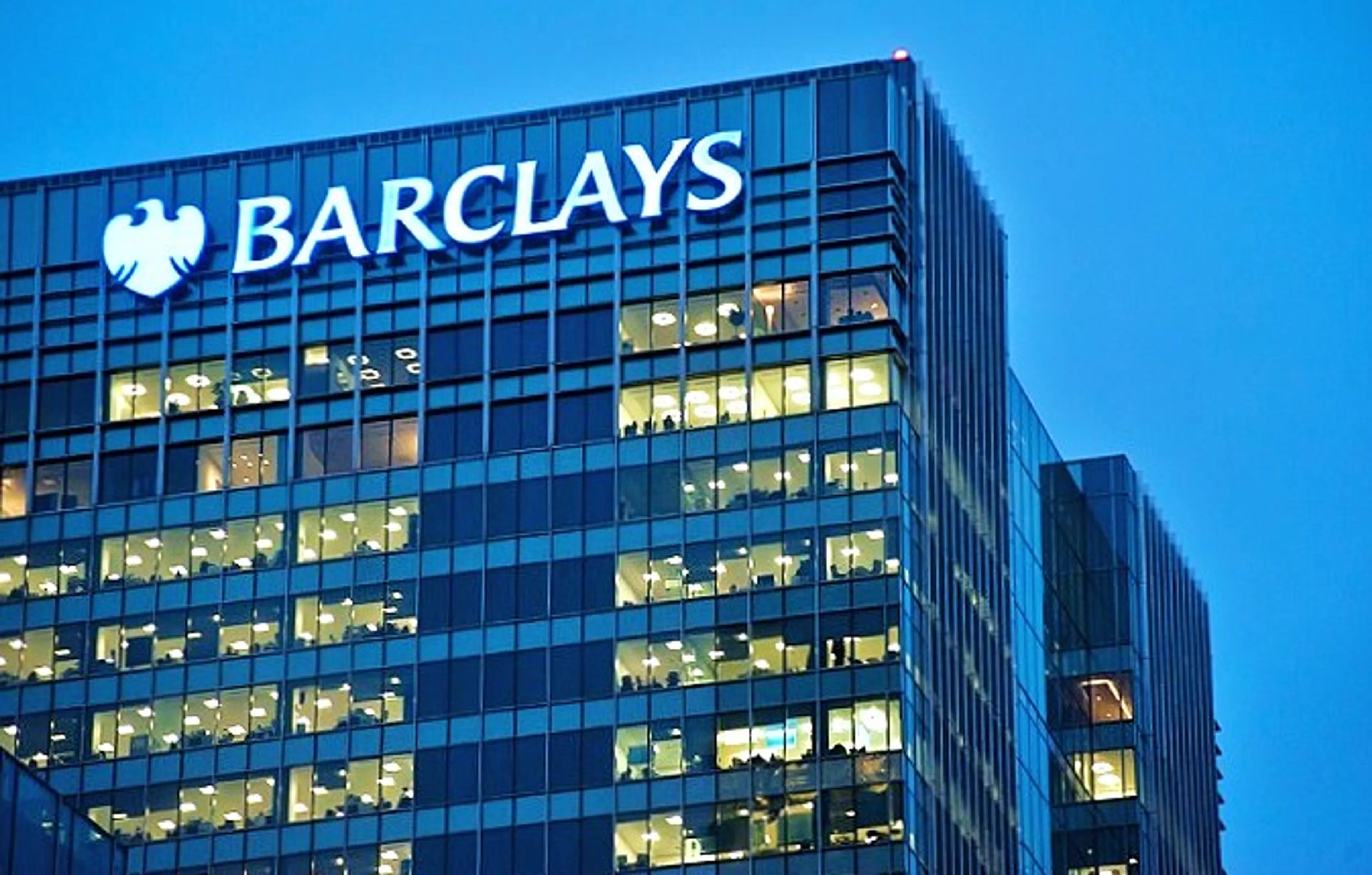 Капитал - Barclays изучает варианты слияния с другими банками