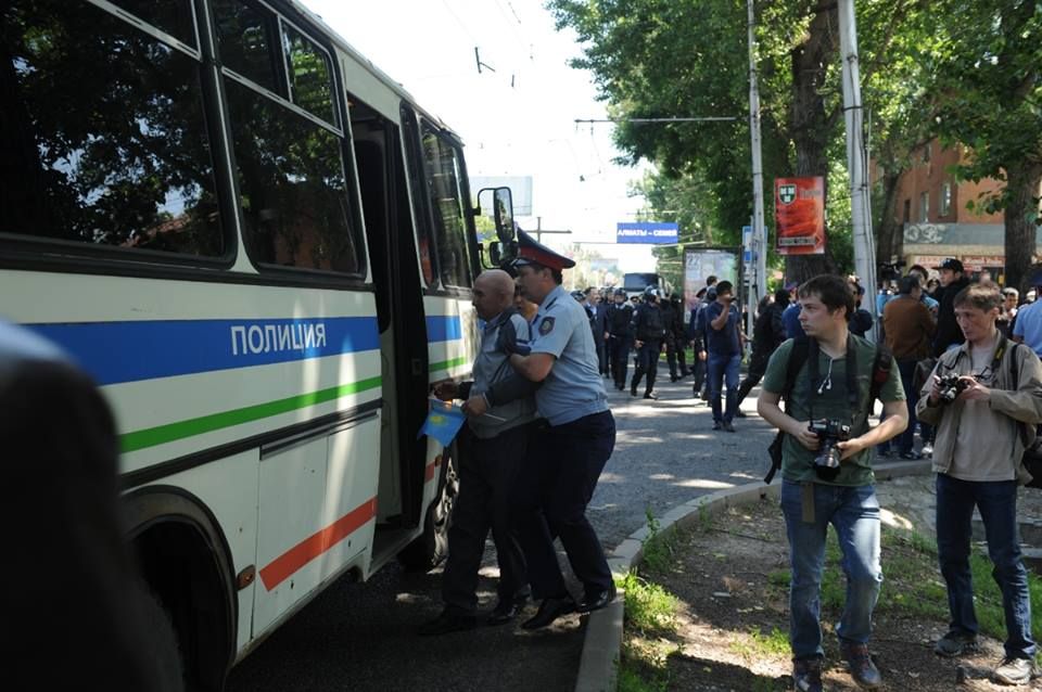 Участников незаконного митинга не привлекали к уголовной ответственности- Kapital.kz