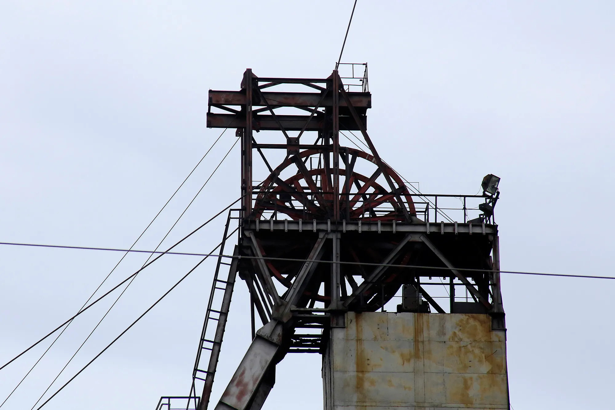 Завершается расследование взрывов на шахте имени Костенко