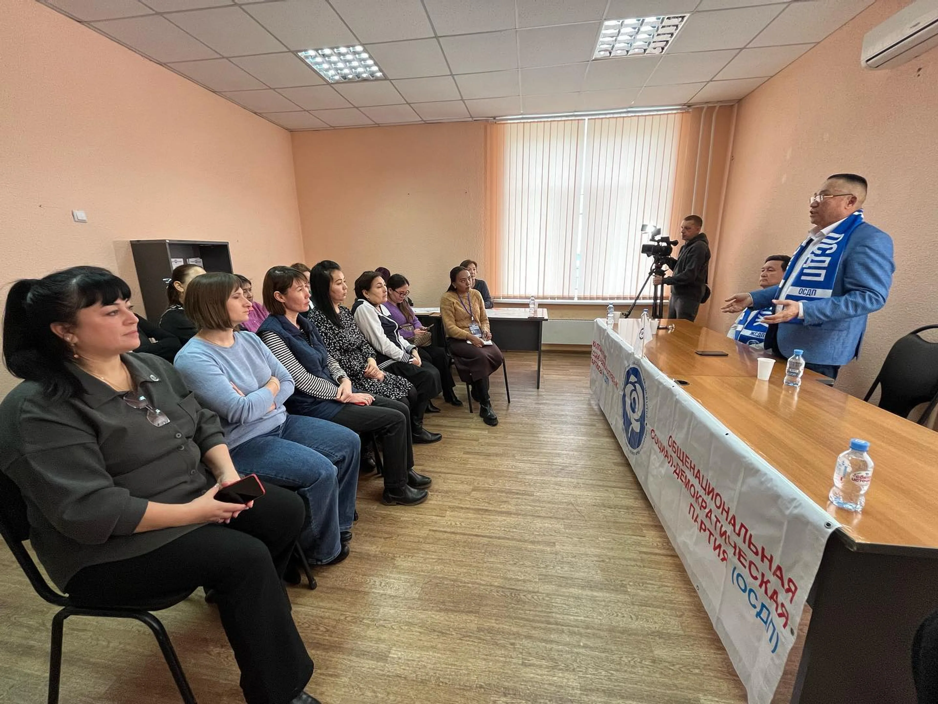 Капитал - Кандидат Нурлан Ауесбаев встретился с избирателями ЗКО