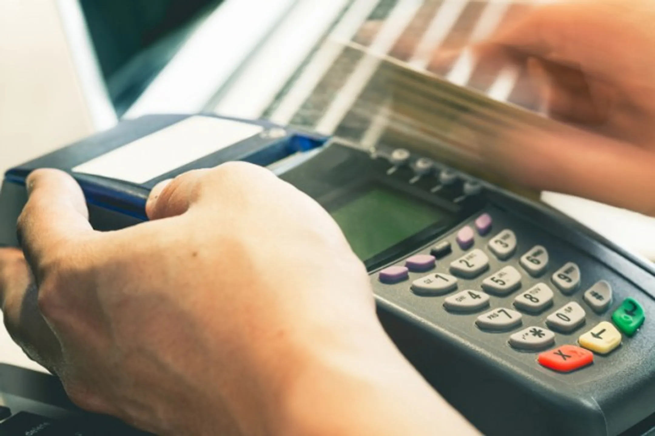 Что происходит с комиссиями по операциям через POS-терминалы? - Image Kapital.kz