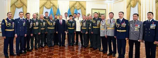 Капитал - Президент присвоил высшие воинские звания военнослужащим