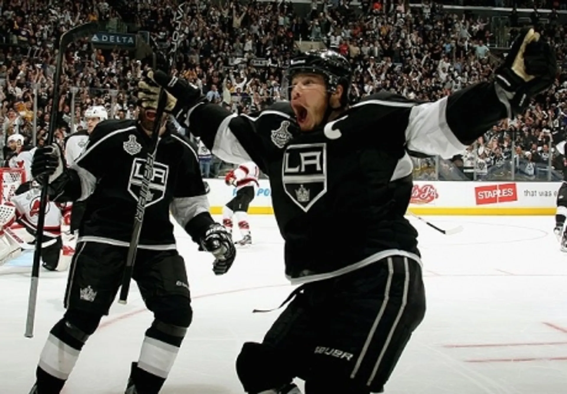 Капитал - «Лос-Анджелес» сократил счет в серии Кубка Стэнли с «Чикаго»