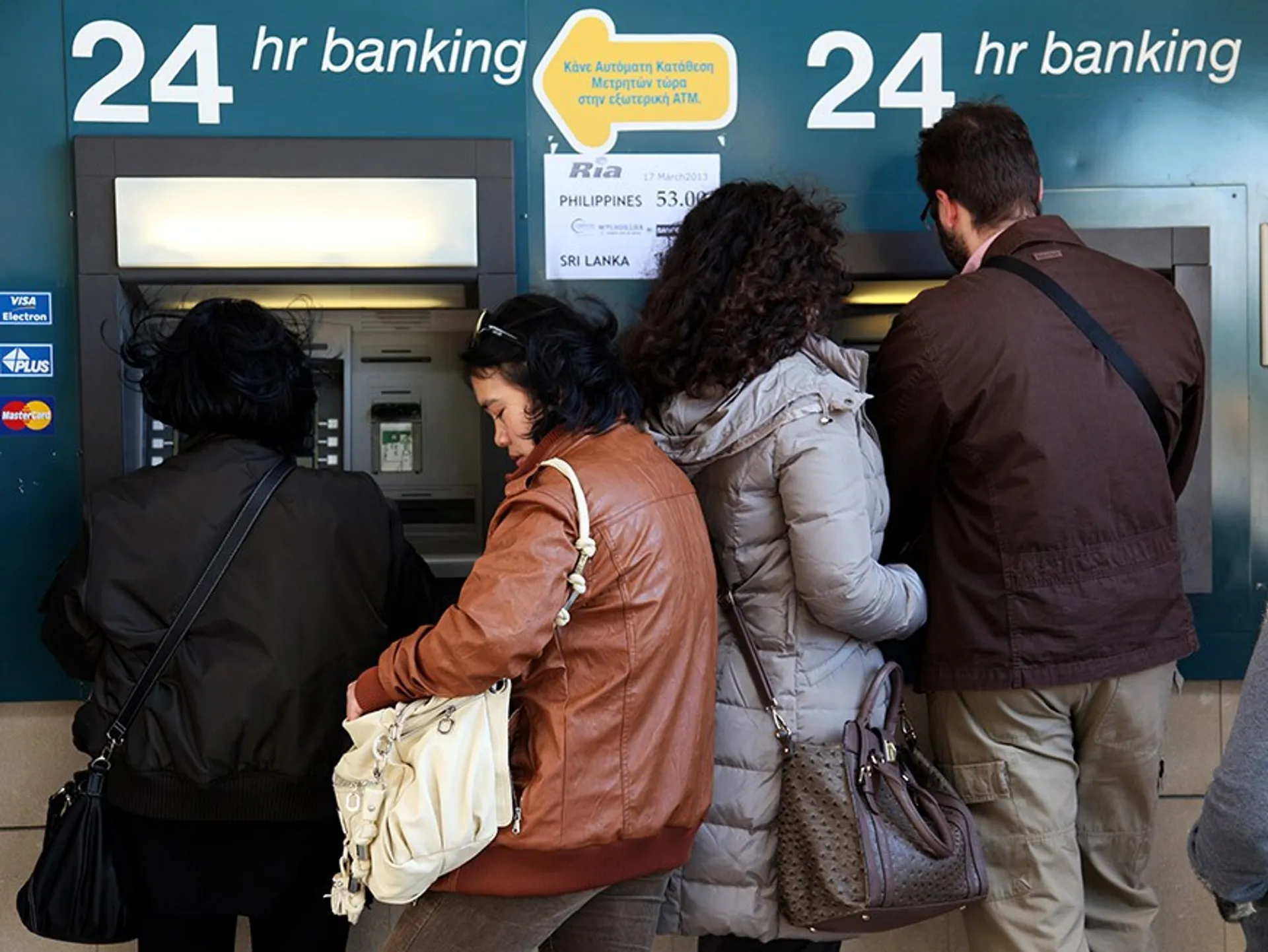 Капитал - Кипр снял ограничения для 4 банков