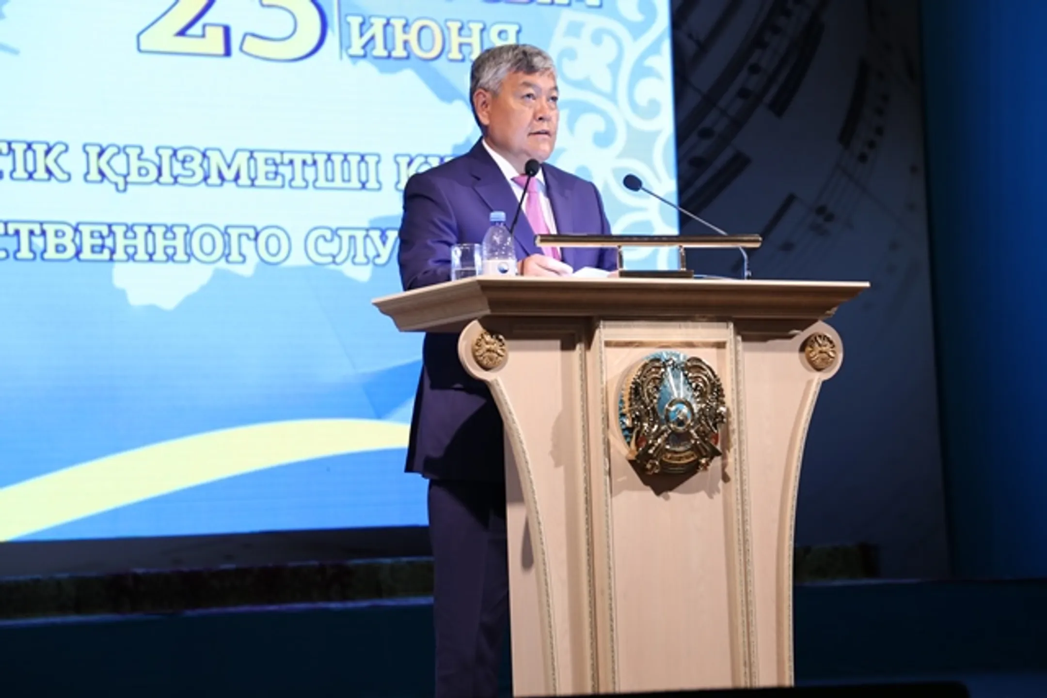 Госслужащих Алматинской области поздравили с праздником - Image Kapital.kz