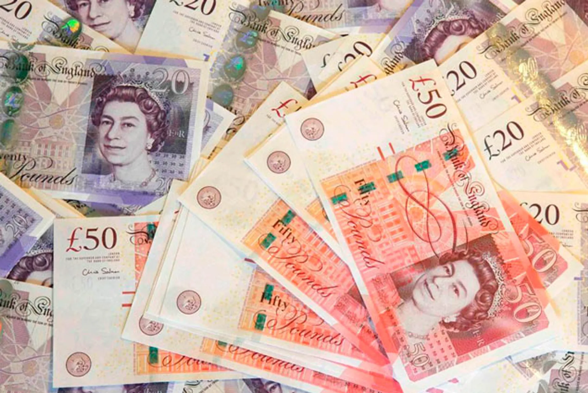 Капитал - Фунт обвалился из-за опроса в Шотландии