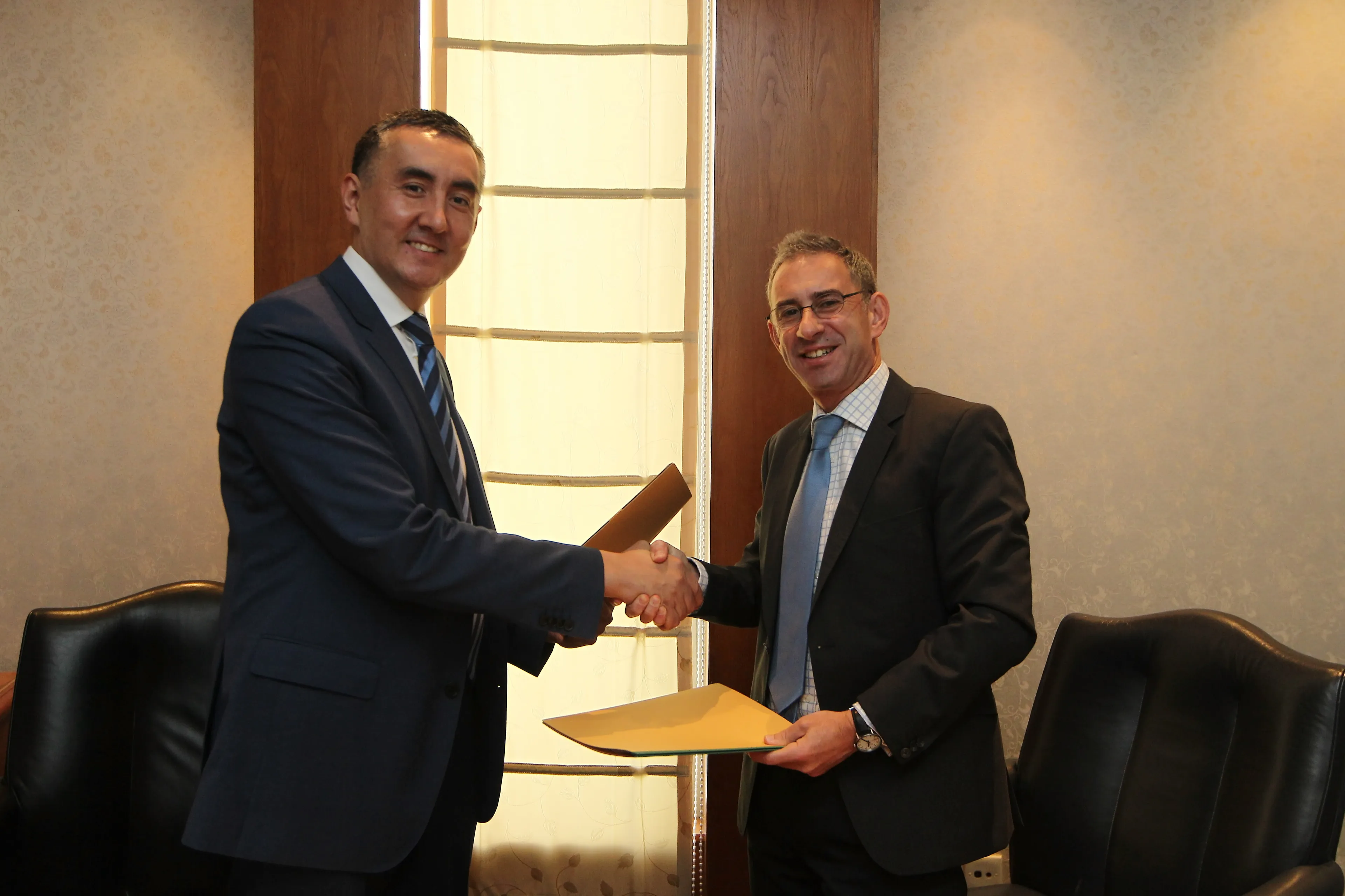 Капитал - АБР и Tengri Bank подписали соглашение, направленное на поддержку торговли в РК