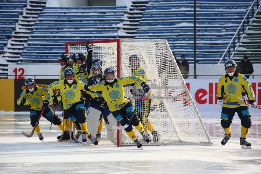 Капитал - Казахстан разгромил США и вышел в полуфинал ЧМ по бенди