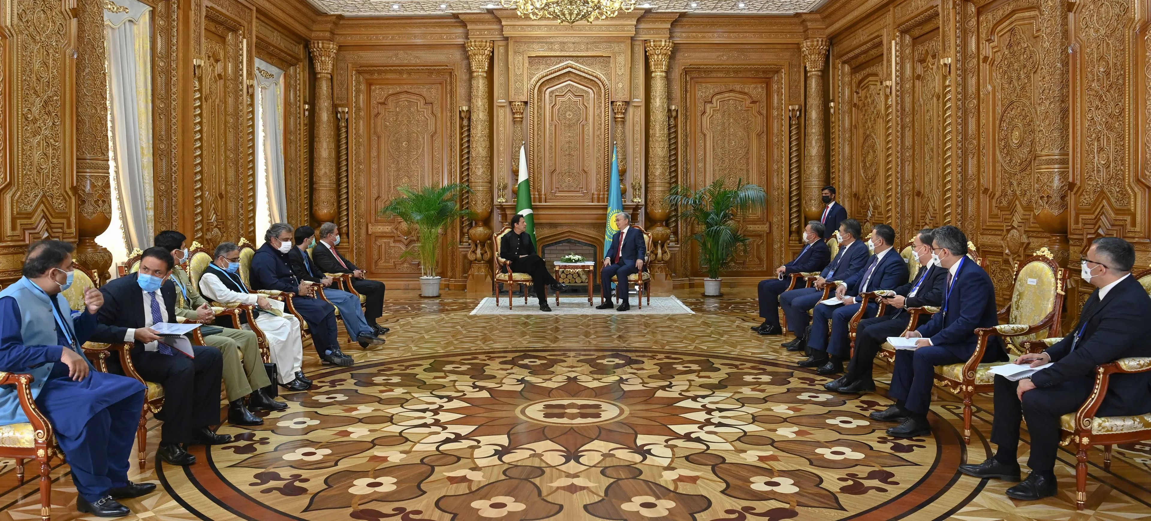 Капитал - Президент Казахстана встретился с премьер-министром Пакистана