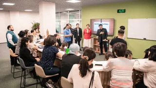 Капитал - Школу нового формата BINOM посетили депутаты мажилиса