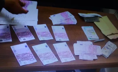 Таможенники Алматы выявили 21 факт незаконной перевозки валюты