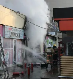 На территории супермаркета Magnum произошел пожар