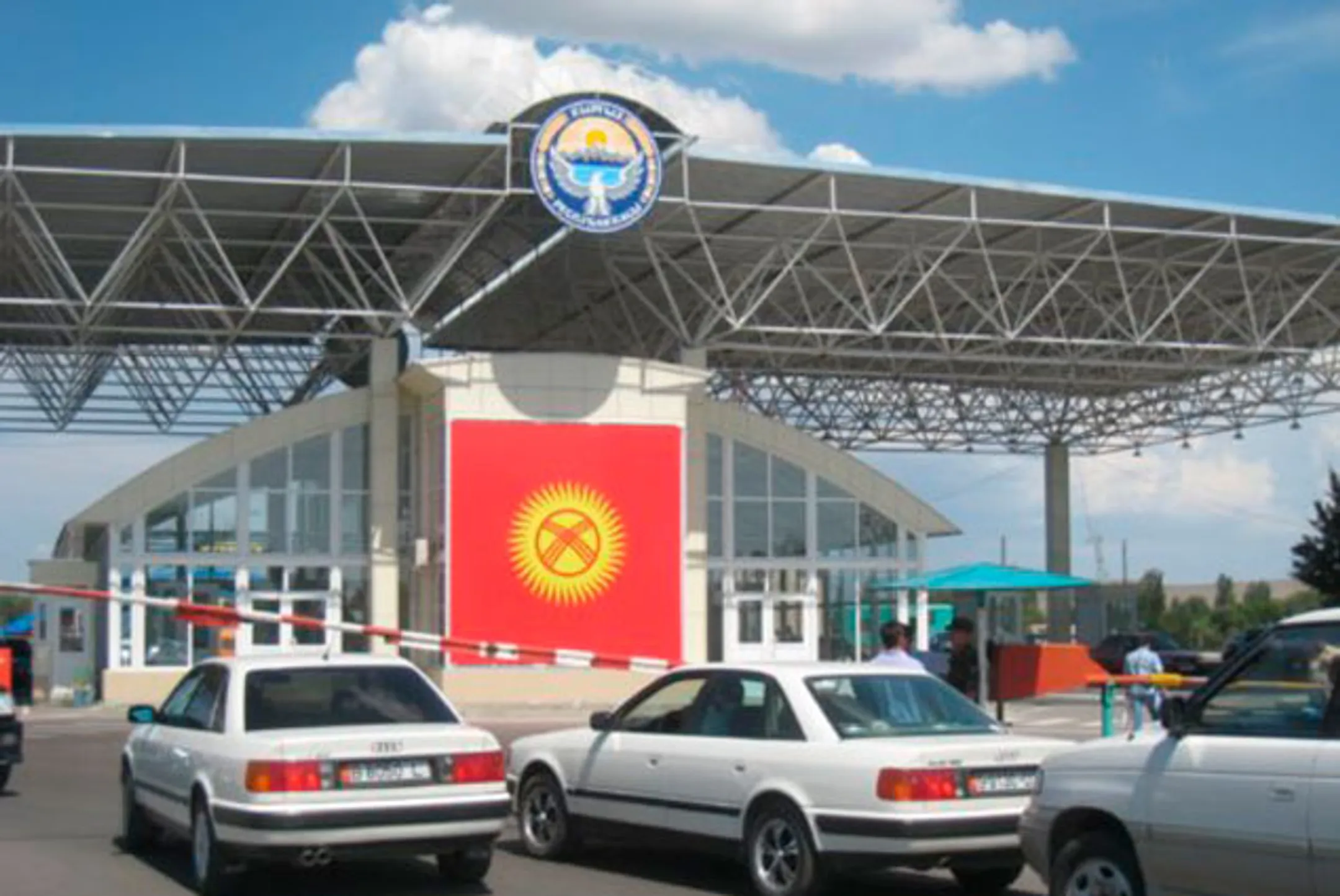 Кыргызстан отозвал своего посла из Таджикистана - Image Kapital.kz