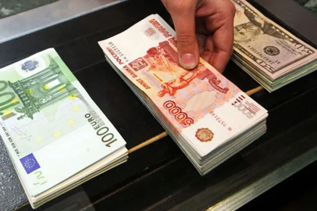 Банк России отпустил рубль в свободное плавание