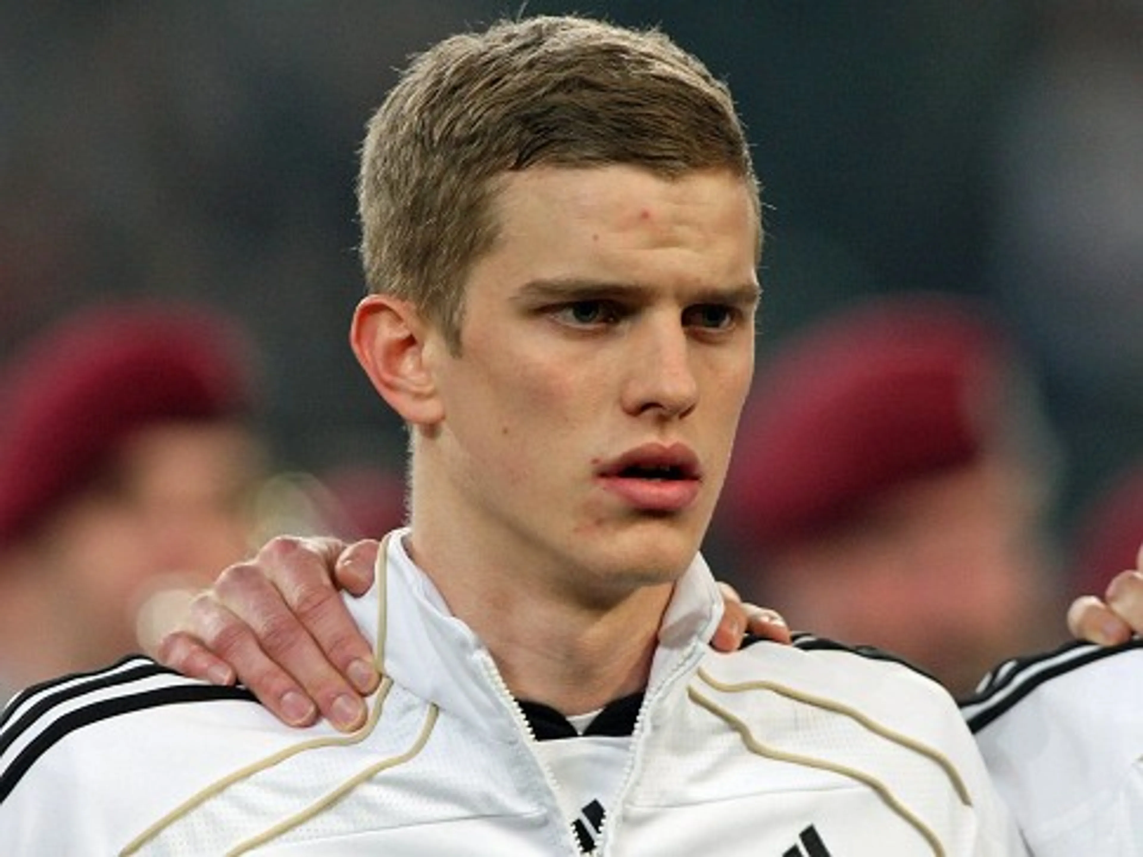 Капитал - Бендер заменит Швайнштайгера в матче против Казахстана