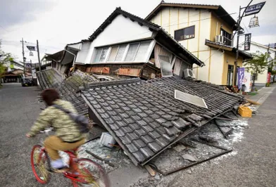 Японцы покидают свои дома, Эквадор «получил страшный удар»