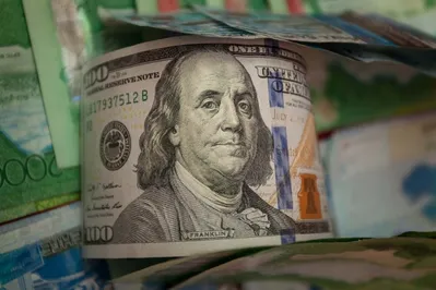 Доллар на дневной сессии – 337,77 тенге