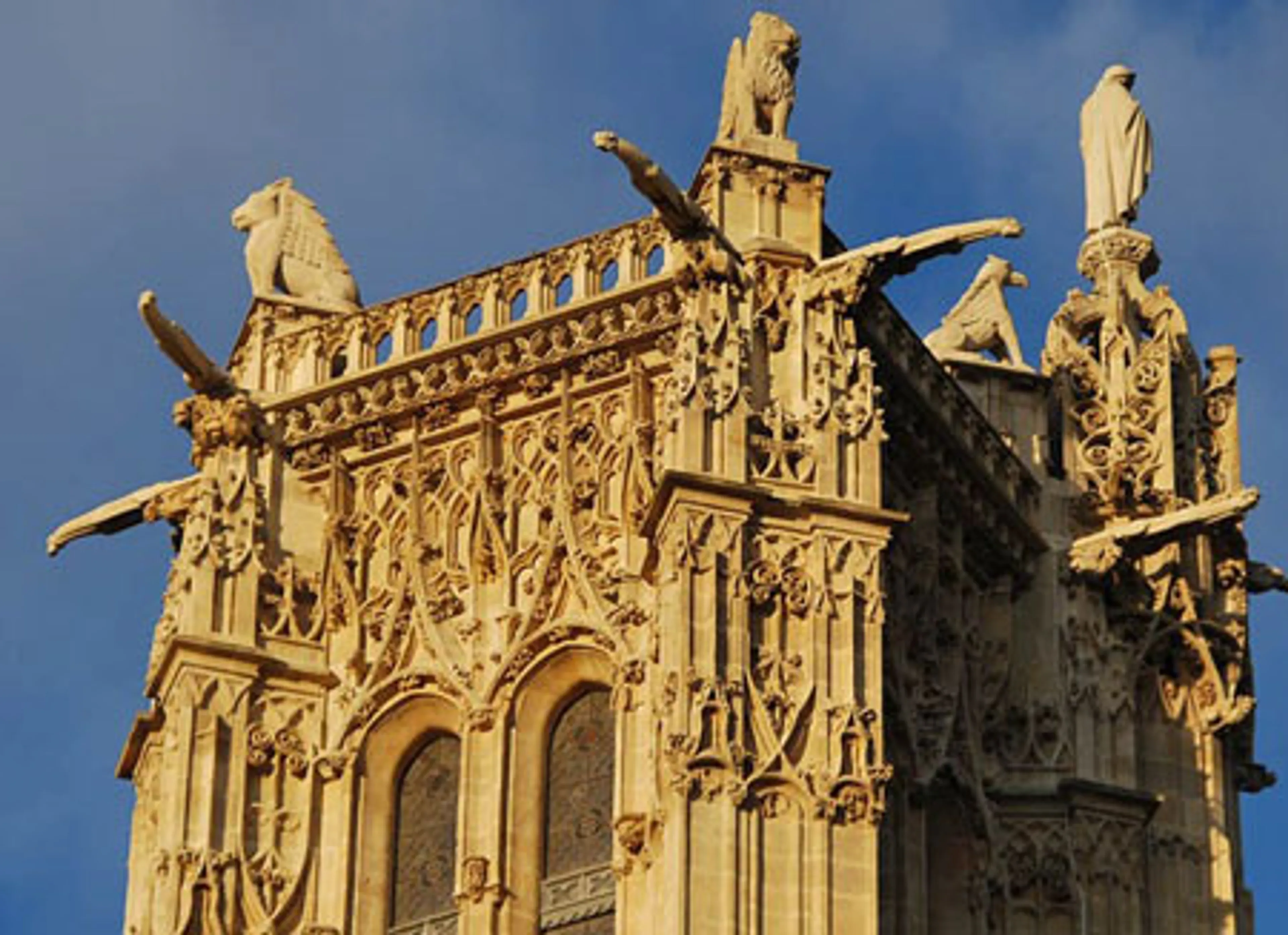 Капитал - В Париже впервые впустили туристов в башню XVI века